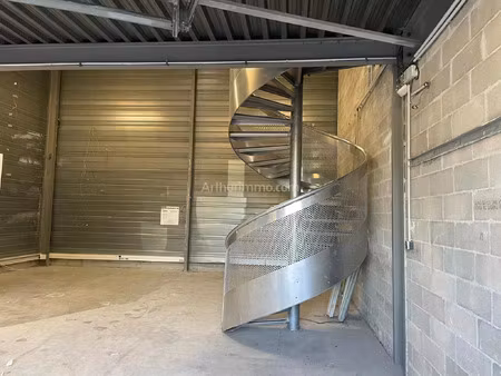 location local commercial 140 m2 à champlan
