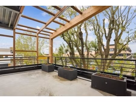 location local d'activités 341 m²