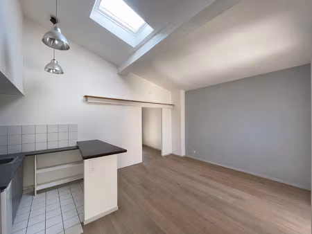 appartement hyper centre  proche cathédrale pey berland  mai