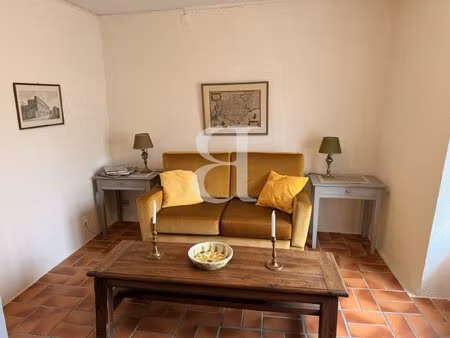maison de village au coeur de sérignan du comtat