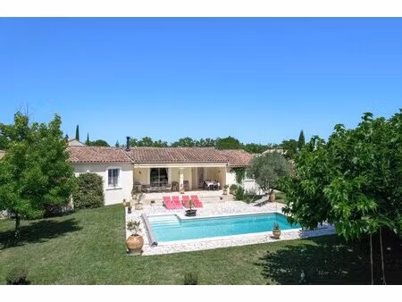 villa plain-pied à 10 minutes de la place aux herbes  uzès