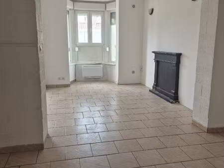 location appartement 1 pièce 41m² hautmont 59330