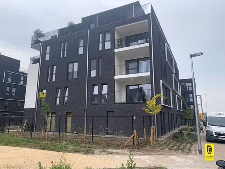 appartement met 1 slk  terras en p
