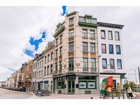 gemeubelde luxestudio van 63 m² aan de bolivarplaats