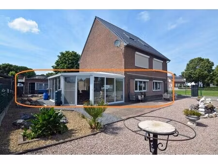 gelijkvloers appartement met 3 slpks  veranda  tuin en garage