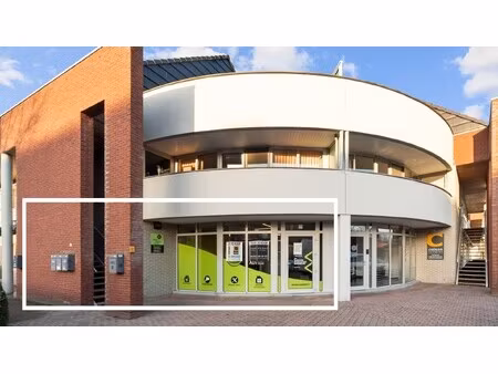 ingerichte handels-/kantoorruimte van 174 m²