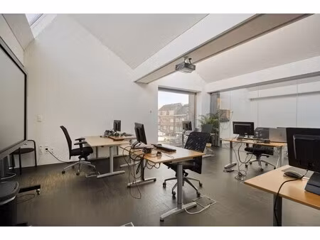 exclusieve polyvalente ruimte op een strategische toplocatie in loftstijl