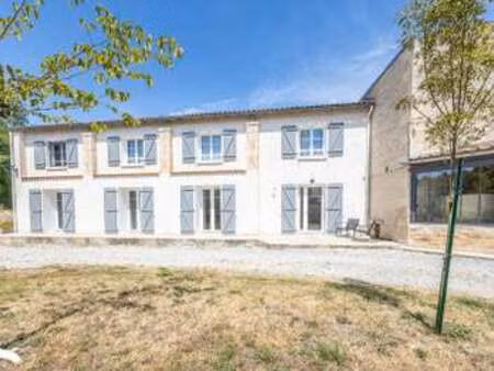 vente longère et corps de ferme à saint-hilaire-la-palud (79210) : à vendre / 141m² saint-