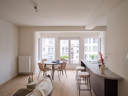 appartement te koop in sint-amandsberg met 2 slaapkamers