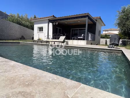 contemporaine de plain-pied : piscine  3 chambres  bureau et grand garage