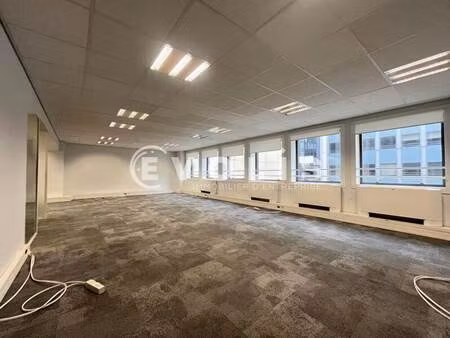 location bureaux 45 m² à 1 103 m²