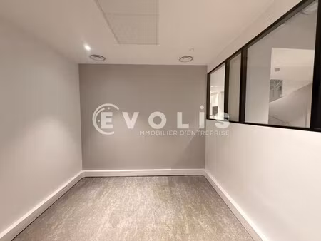 location bureaux 136 m²