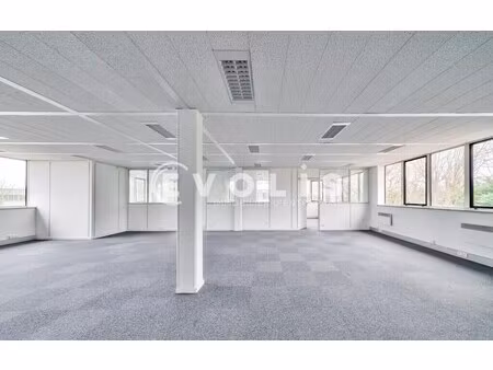 location bureaux 186 m² à 920 m²