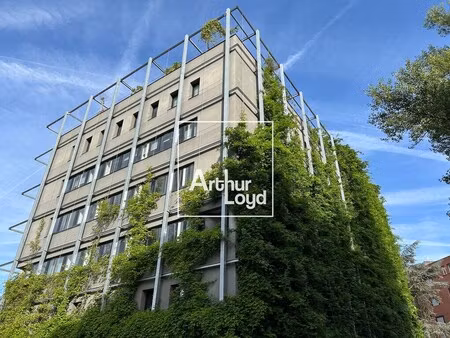 location bureaux 1 631 m² à 2 032 m²