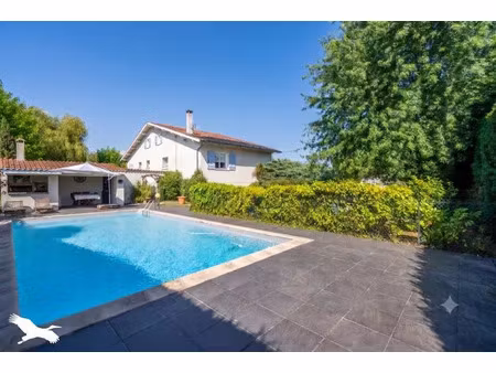vente maison 8 pièces 172 m² lamarque (33460)