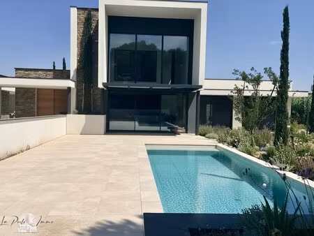 villa f6 contemporaine d'exception avec piscine sur parcelle 2500 m2 secteur très...
