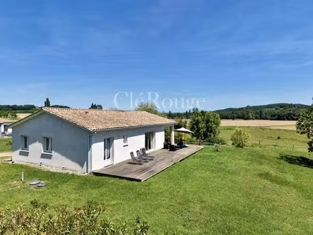 proche de duras - magnifique propriété moderne avec vue sur le chateau de duras