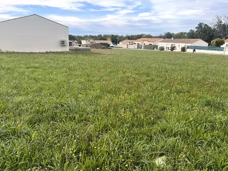 joli terrain à bâtir viabilisé dans lotissement 866m2
