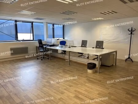 location bureaux 179 m²