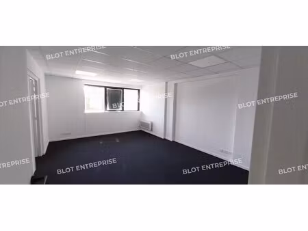 location bureaux 126 m²