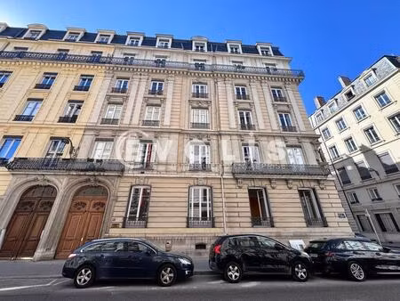 location bureaux 256 m²