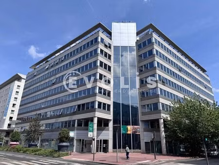 location bureaux 258 m² à 4 422 m²