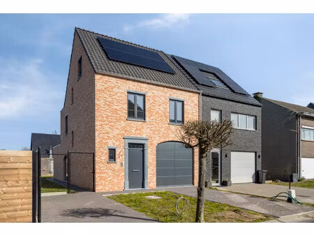 huis te koop in blaasveld met 4 slaapkamers