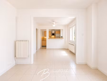 appartement 3 pièces 67 m2 au pied du parc longchamp m