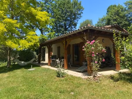 maison dans un village de vacances à gourdon