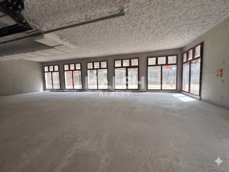 location commerce villeurbanne 69100 340m²