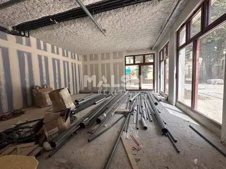 location commerce villeurbanne 69100 66m²