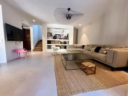 maison mitoyenne lumineuse trois chambres avec jardin exposé sud et piscine hors sol