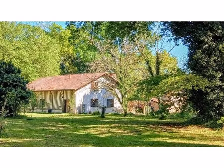 propriété de caractère sur 4 hectares - 3 dépendances  étang
