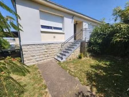 vente maison à segré-en-anjou-bleu (49500) : à vendre / 91m² segré-en-anjou-bleu