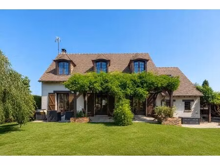 maison de 7 pièces de 121 m² à fontenay-trésigny