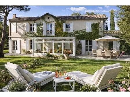 rare à pierrelatte propriété de caractère de 237 m2 au cœur d’un parc privé de près de 5..