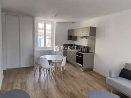 location appartement 3 pièces meublé à saint-fulgent (85250) : à louer 3 pièces meublé / 5