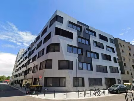location bureaux 300 m² à 1 042 m²
