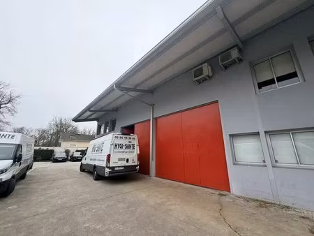 location entrepôt 385 m²