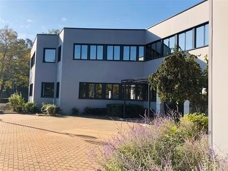 location bureaux 305 m² à 2 074 m²