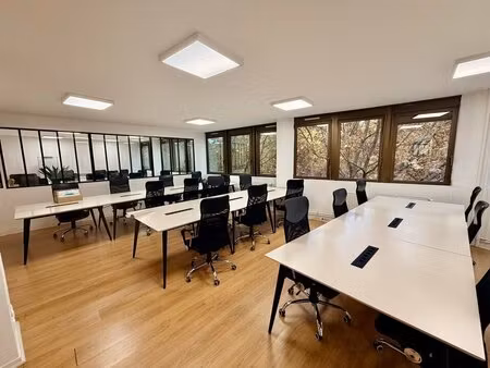 location bureaux 132 m² à 1 446 m²