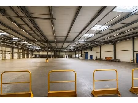location entrepôt lille 59000 4475m²