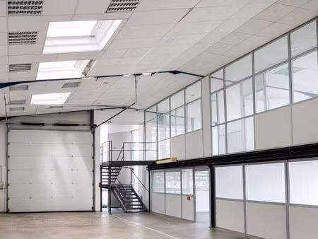 location entrepôt saint fons 69190 932m²
