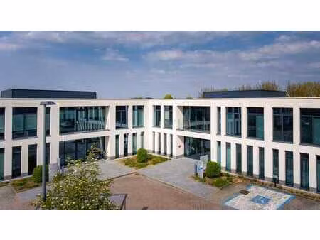 500 m² bureaux élégants près de la chaussée de louvain