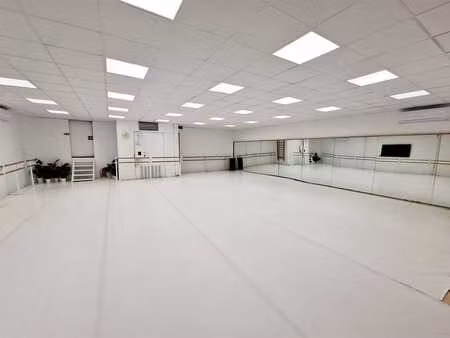 uccle – atelier / entrepôt aux multiples possibilités à deux
