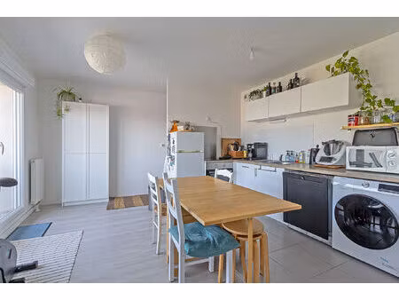 duplex avec balcon et parking - la madeleine