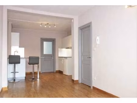 arlon-centre  appart. 1 chambre  1 parking ext. 