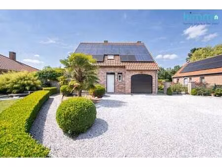 superbe villa avec grand jardin et garage en excellent etat
