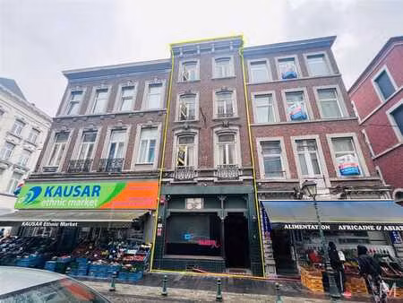 immeuble de rapport: 3 appartements et un rez commercial