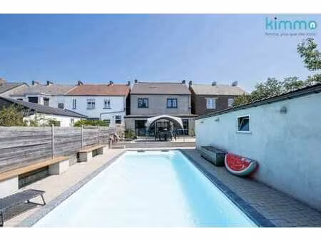 maison 4 façades avec piscine  jardin et atelier indépendant